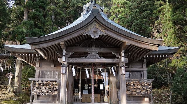 秋田県 真山神社