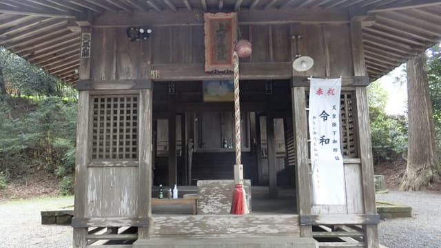 上野神社の拝殿